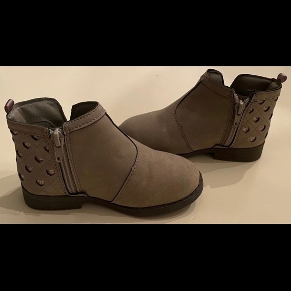 OshKosh B'Gosh Raine-G Glitter Heart Taupe Ankle Boots - Picture 4 of 7